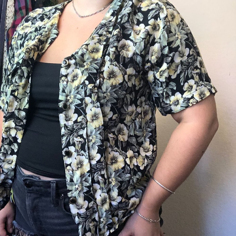 OBR Vintage Floral Short Sleeve Button Front Blouse
